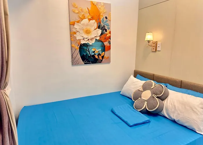 Paradise Staycation At South 4*