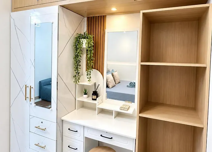Paradise Staycation At South 4*