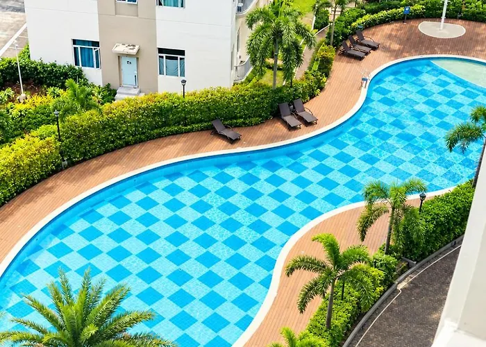 Paradise Staycation At South 4*